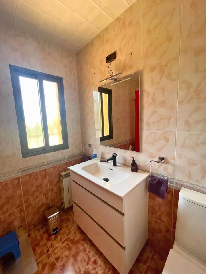 Casa Con Jardin En Ogijares Villa Bagian luar foto