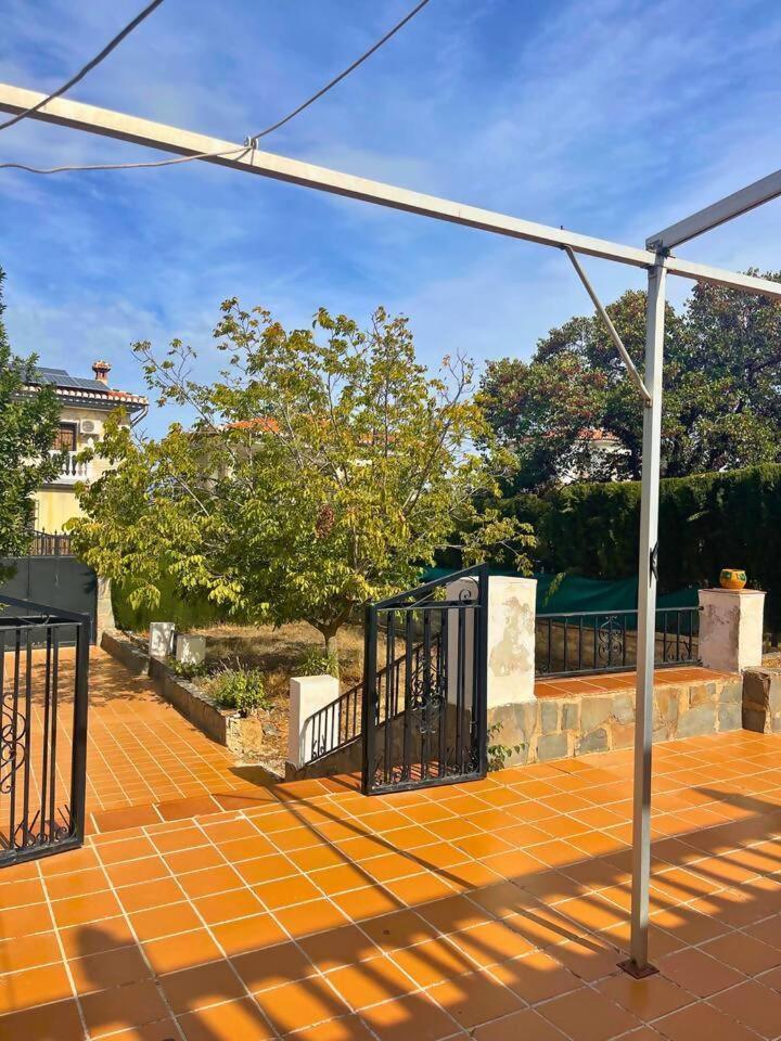 Casa Con Jardin En Ogijares Villa Bagian luar foto